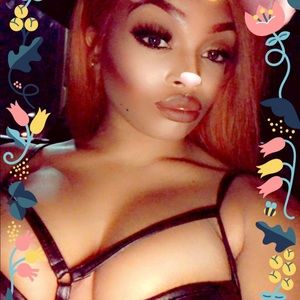 Meet your Posher, Mya